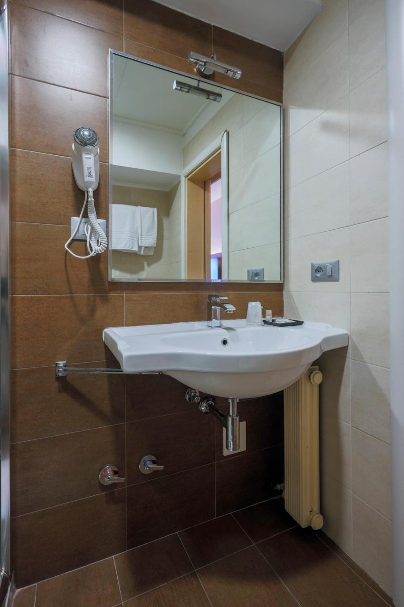 Hotel Velino Avezzano Esterno foto